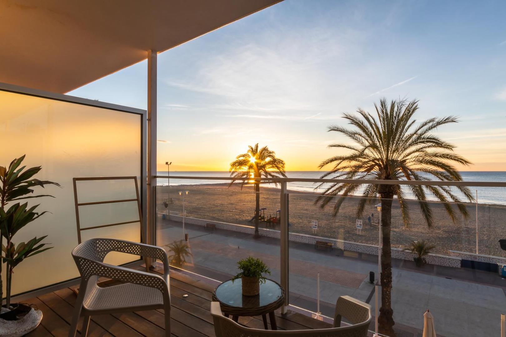 Meraki Beach Hotel - Only Adults Playa Pobla de Farnals Rum bild